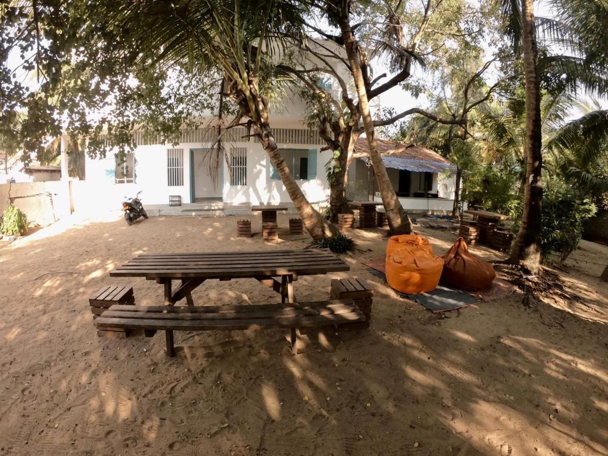 Hangover Hostels Arugam Bay Exteriér fotografie